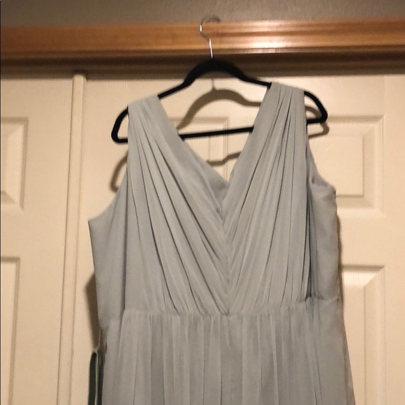 Formal Dress - Picture 3 of 5